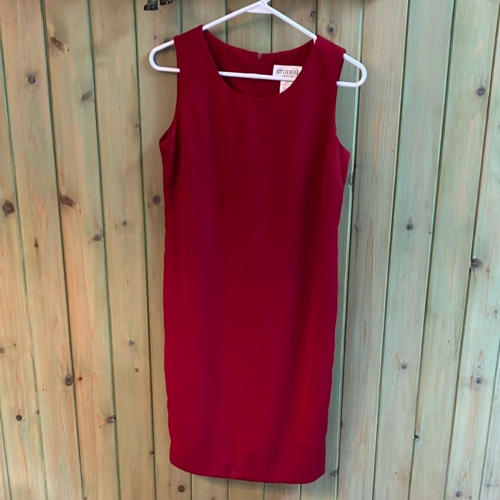 Studio I Women’s Sz 8P Red Zipper Closure Sleeveless Sheath 100% Polyester